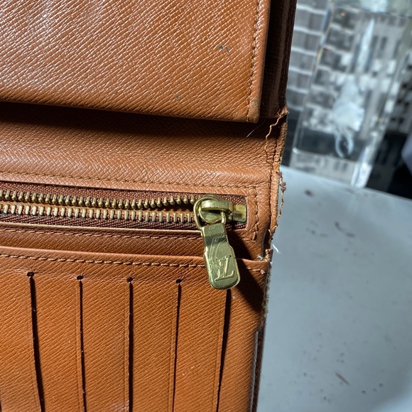 Authentic Louis Vuitton Monogram Long French Kisslock Wallet - Picture 15 of 16